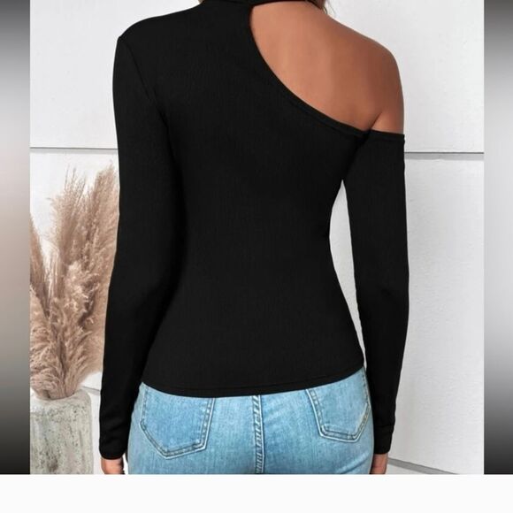 Trendy Sexy Black Top - Picture 3 of 4